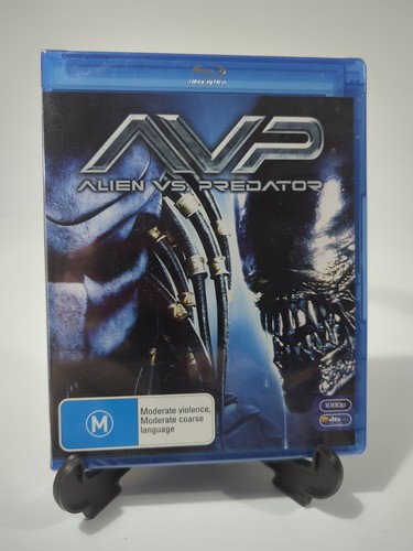 Alien vs. Predator (2004) disc cover