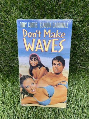 Don't Make Waves (1967) disc cover
