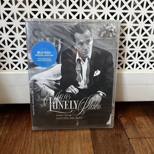 In a Lonely Place (1950) disc cover